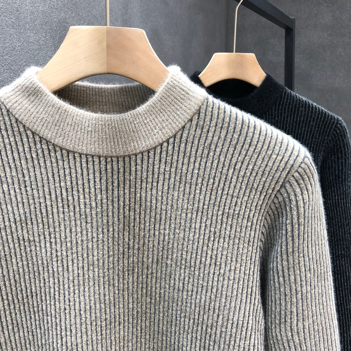 The Como Pullover